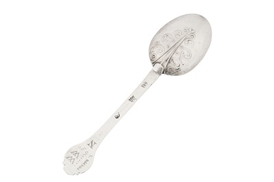 Lot 410 - A William and Mary provincial West Country silver ‘lace back’ spoon, Plymouth dated 1690 by Peter Rowe (active from circa 1690)