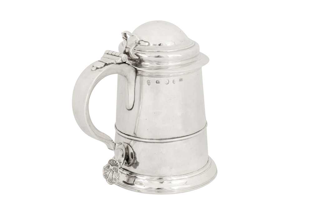 Lot 420 - A George II provincial sterling silver tankard, Newcastle 1738 by James Kirkup (active c.1713 to 1753, d.1753)