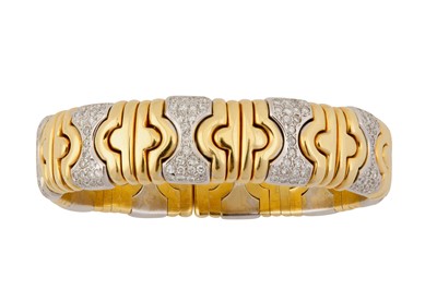Lot 188 - A DIAMOND BANGLE