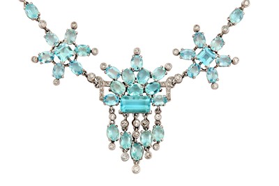 Lot 38 - AN AQUAMARINE AND DIAMOND NECKLACE