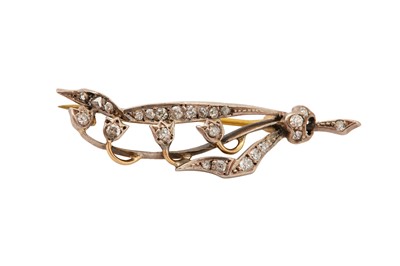 Lot 64 - A DIAMOND BROOCH