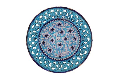 Lot 433 - A COBALT BLUE AND TURQUOISE-PAINTED MULTAN POTTERY DISH