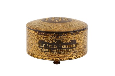 Lot 120 - A COMMEMORATIVE GOLD-DAMASCENED TOLEDO STEEL LIDDED BOX WITH THE CHRISTIAN IHS MONOGRAM