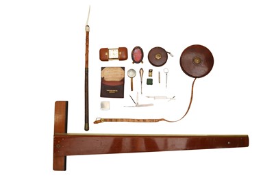 Lot 552 - A COLLECTION OF MISCELLANEOUS ITEMS