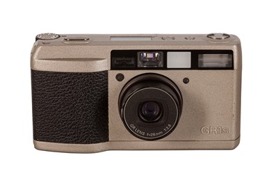 Lot 336 - A Ricoh GR1s 35mm Compact Camera