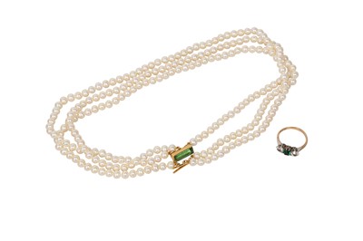 Lot 50 - A PEARL NECKLACE AND A RING