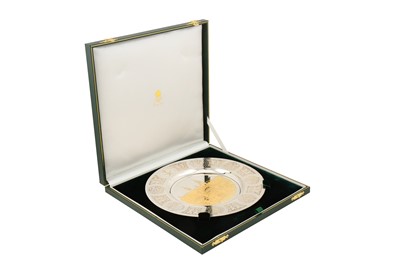 Lot 356 - SULTAN OF SAUDI ARABIA - A CASED ELIZABETH II PARCEL GILT STERLING SILVER PRESENTATION DISH
