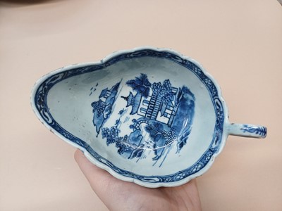 Lot 447 - A CHINESE BLUE AND WHITE DISH, BOWL AND A SAUCE BOAT