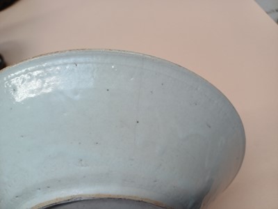 Lot 447 - A CHINESE BLUE AND WHITE DISH, BOWL AND A SAUCE BOAT