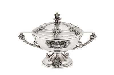 Lot 201 - An early 20th century Italian silver twin handled covered bowl, circa 1930