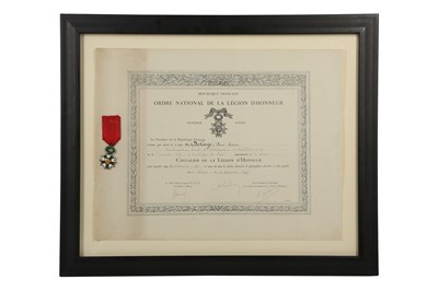 Lot 267 - A FRAMED LEGION D'HONNEUR