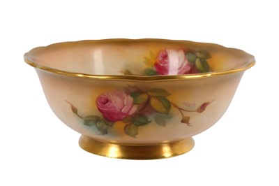 Lot 131 - A ROYAL WORCESTER BLUSH IVORY BOWL