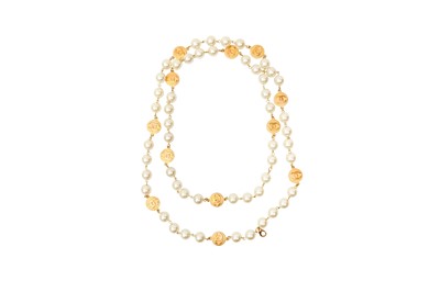 Lot 353 - Chanel Ivory Pearl CC Sautoir Necklace