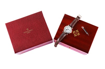 Lot 3 - A GENTS 18K WHITE GOLD PATEK PHILIPPE COMPLICATION