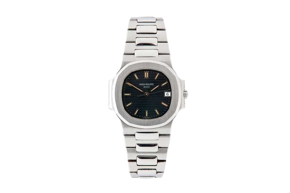 4 - PATEK PHILIPPE NAUTILUS STAINLESS STEEL BRACELET WATCH WITH DATE 