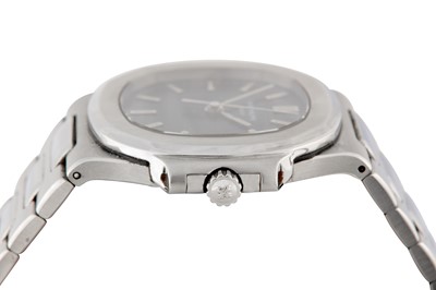 Lot 4 - PATEK PHILIPPE NAUTILUS STAINLESS STEEL BRACELET WATCH WITH DATE