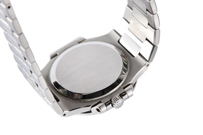 Lot 4 - PATEK PHILIPPE NAUTILUS STAINLESS STEEL BRACELET WATCH WITH DATE