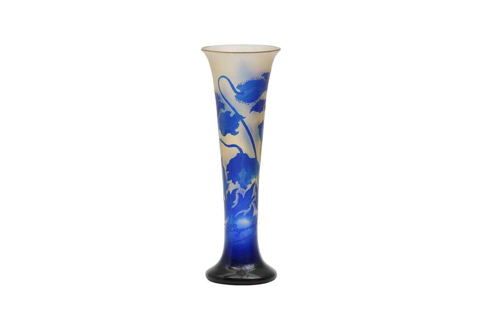 Lot 27 - A D'ARGENTAL CAMEO GLASS SPECIMEN VASE