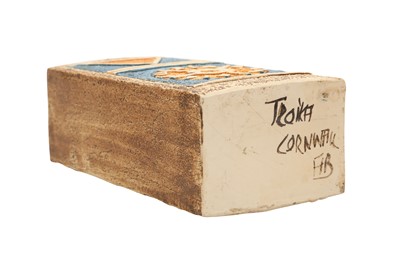 Lot 67 - ALISON BRIGDEN (BRITISH, 20TH CENTURY) FOR TROIKA POTTERY