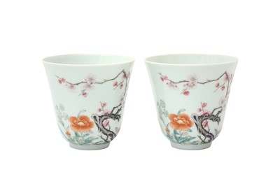 Lot 156 - A PAIR OF CHINESE FAMILLE-ROSE 'BLOSSOMS' CUPS