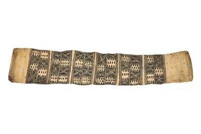 Lot 261 - PAINTED BARK CLOTH (NIOGE) WALL HANGING