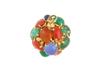Lot 168 - A HARDSTONE PENDANT