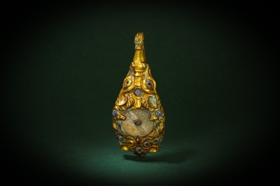 Lot 55 - A CHINESE JADE- AND GLASS-INLAID GILT-BRONZE BELT HOOK, DAIGOU