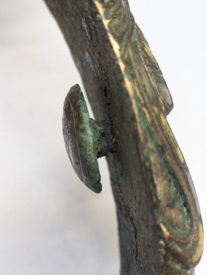 Lot 498 - A CHINESE GOLD- AND SILVER-INLAID BRONZE 'PHOENIX' GARMENT HOOK, DAIGOU
