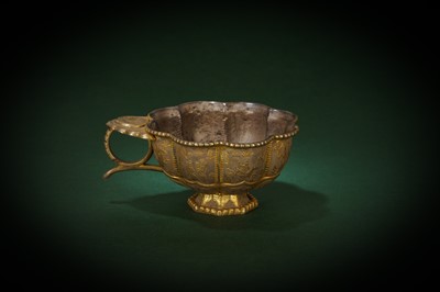 Lot 113 - A CHINESE PARCEL-GILT SILVER CUP
