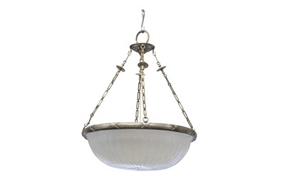 Lot 590 - A CONTEMPORARY WHITE METAL PLAFONIER TYPE CEILING LIGHT