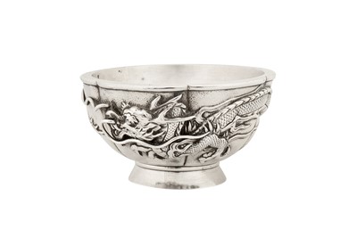 Lot 85 - AN EARLY 20TH CENTURY JAPANESE SILVER DRAGON BOWL, YOKOHAMA CIRCA  1910