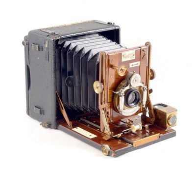 Lot 14 - A Houghtons, Sanderson 'De Luxe' Brass & Mahogany Camera.
