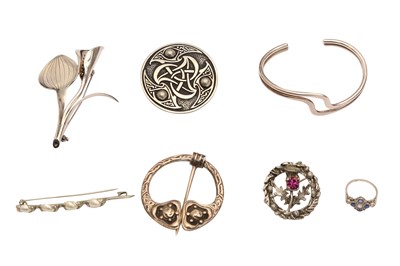 Lot 20 - A GROUP OF JEWELLERY