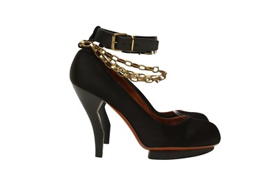 Lot 268 - Lanvin Black Irregular Heeled Pump - Size 37