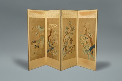 Lot 101 - A RARE PAIR OF KOREAN EMBROIDERED 'SUN AND MOON, BIRDS AND FLOWERS' SCREENS