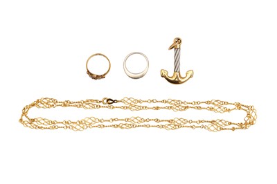 Lot 79 - A SMALL GROUP OF JEWELLERY