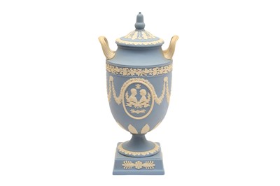 Lot 205 - WEDGWOOD ROYAL WEDDING VASE
