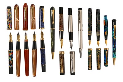 Lot 109 - A GROUP OF  F.I.L.C.A.O. PENS