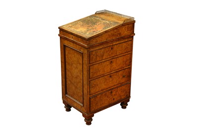 Lot 424 - A BURR WALNUT DAVENPORT
