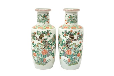 Lot 31 - A PAIR OF FINE CHINESE FAMILLE-VERTE ‘BIRD AND BLOSSOM’ VASES