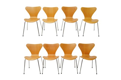 Lot 233 - ARNE JACOBSEN (DANISH 1902-1971) FOR FRITZ HANSEN