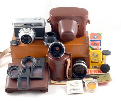 Lot 52 - An Extensive 3-Lens Zeiss Ikon Werra 3 Outfit.