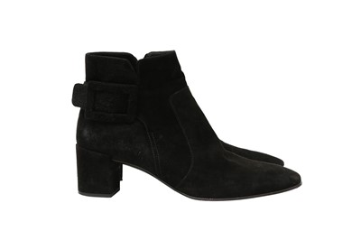 Lot 387 - Roger Viver Black Heeled Ankle Boot - Size 38