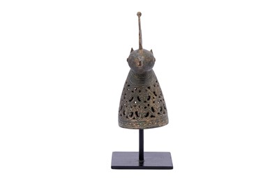 Lot 346 - AN OPENWORK BRONZE ZOOMORPHIC INCENSE BURNER HEAD