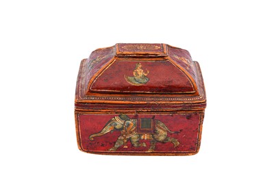 Lot 195 - A POLYCHROME-PAINTED LACQUERED PAPIER-MÂCHÉ PANDAN BOX