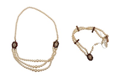 Lot 84 - A GARNET AND PEARL SUITE