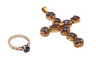 Lot 70 - A RING AND A PENDANT