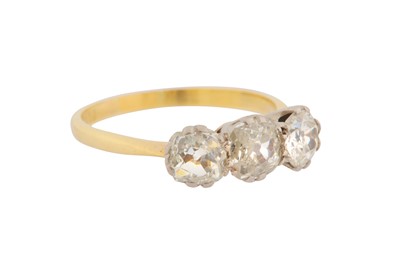 Lot 4 - A DIAMOND THREE-STONE RING