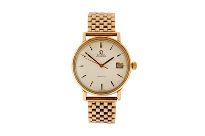Lot 38 - A GENTS 9K GOLD OMEGA DE VILLE BRACELET WATCH