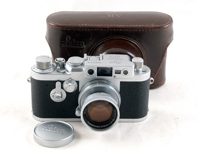 Lot 321 - A Leica IIIG with f2 Summicron Lens.